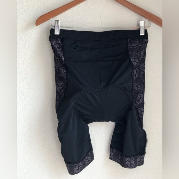 beroy Cycling Spin Class Biker Padded Pull On Shorts Women's Large Back Pocket - Picture 2 of 12